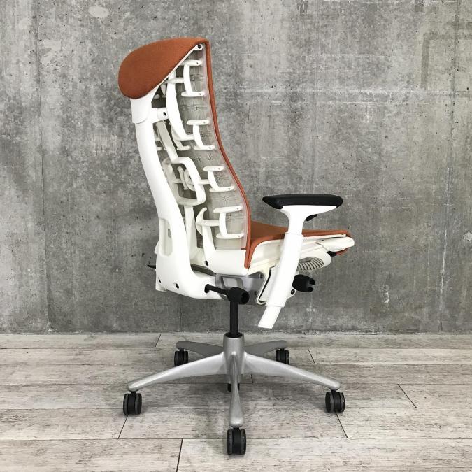 N. エンボディチェア ハーマンミラー ホワイト Embody オレンジ 中古】エンボディチェア Herman Miller/ハーマンミラー 肘付