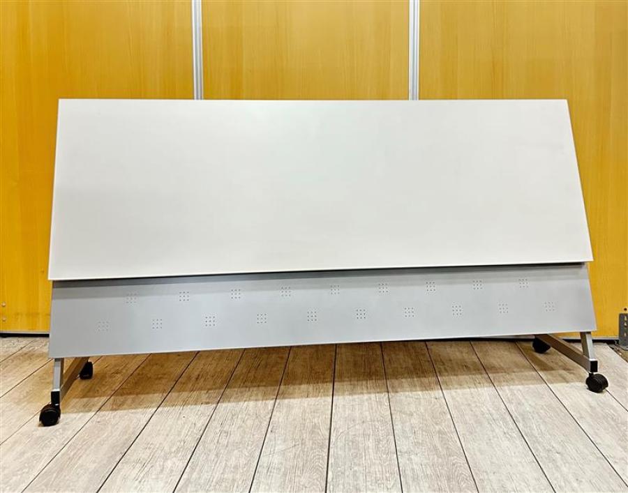 【5台入荷】中古　テーブル　サイドスタック　会議室　ミーティング　ホワイト　LXTシリーズ　1860　幕板付き　ライオン　キャスターロック付
                        LEXT
                                    中古
            