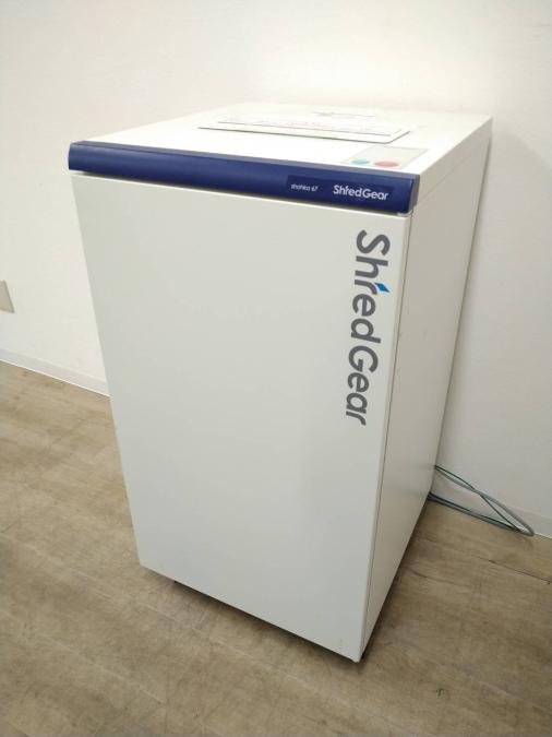 【定価約75万円】【最大細断枚数67枚のパワーシュレッダー】
                        shohka
                                    中古
            