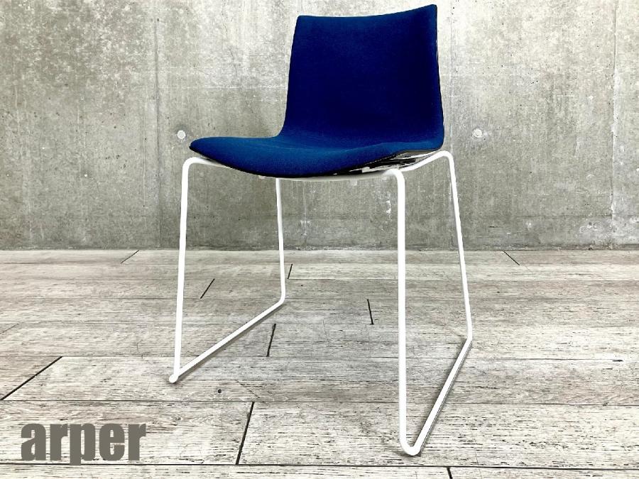 ARPER/アルペール　Catifa / カティファ 46 スタッキングチェア　ブルーファブリックxブラック
                        その他シリーズ
                                    中古
            