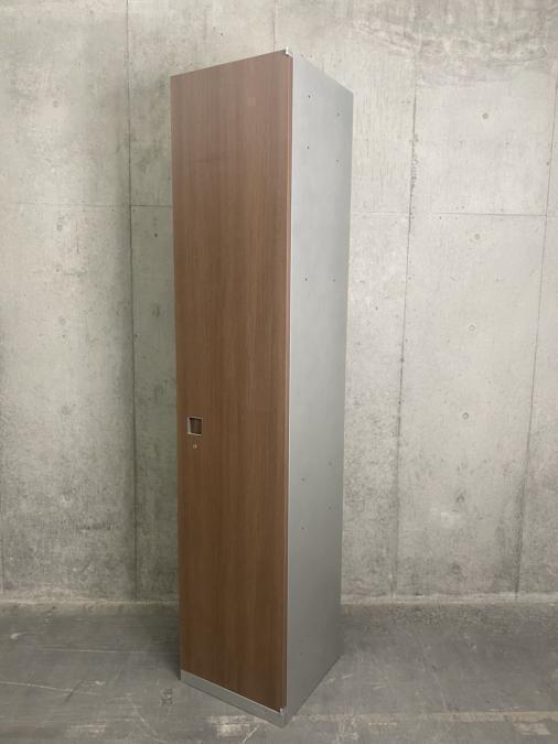 【在庫入替セール180】【残り1台！ロッカーや掃除用具入れなど使い方様々！！】オカムラ　レクトライン　ブラウン　一人用ロッカー　掃除用具入れ　収納【天神ビッグバン】【天神BBB】【博多コネクティッド】【博多コネクティッドボーナス】
                        レクトライン
                                    中古
            