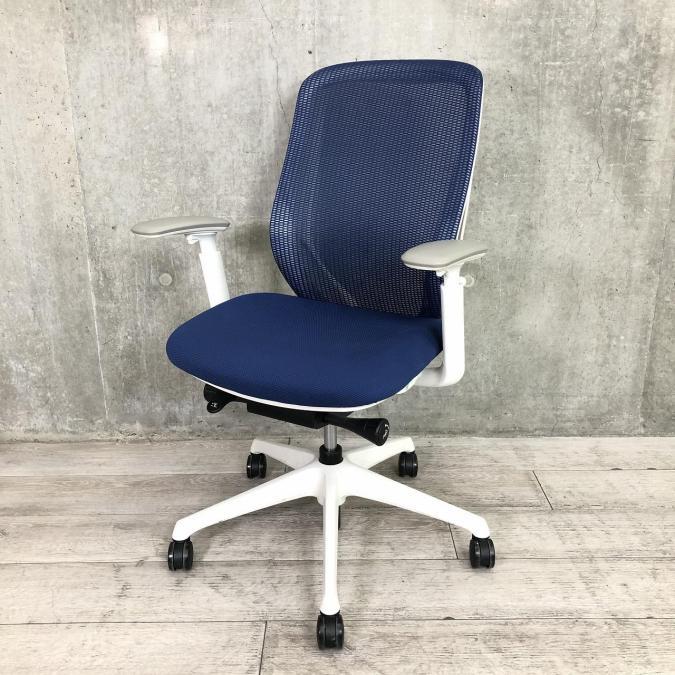 【大人気前傾姿勢チェア！】 ■オカムラ/シルフィメッシュ/ミディアムブルー/ホワイトフレーム！　アジャストアーム　ハイバック
                        シルフィーメッシュ
                                    中古
            