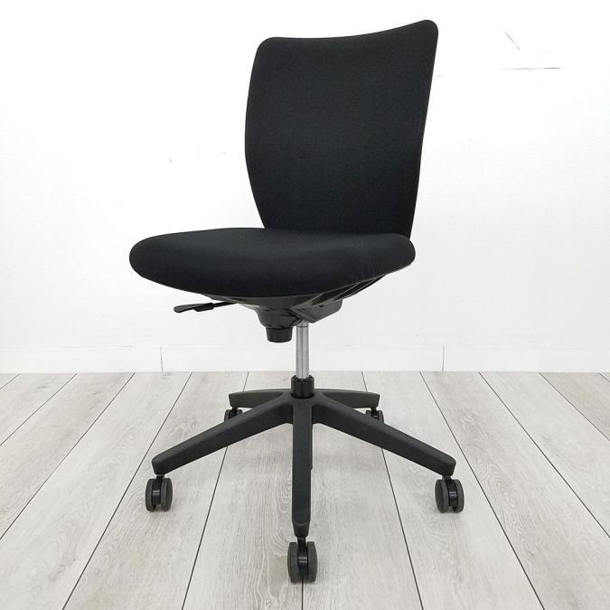 【コスパの良いワーキングチェア！】■ウチダ　エポチェア　ブラック　A00936413★4
                        エポ
                                    中古
            