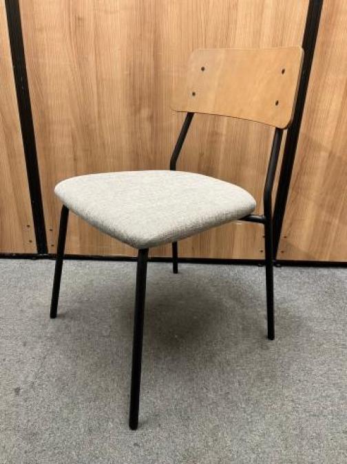 【博】【在庫入替セール！】おしゃれなチェアが入荷！　◆イナバ製ミーティングチェア(一部かけあり)
                        その他シリーズ
                                    中古
            