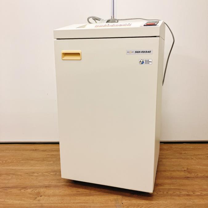 シュレッダー　シグマ技研　切断　裁断　書類整理　【２０１８年製品】
                        シグマシュレッダ
                                    中古
            