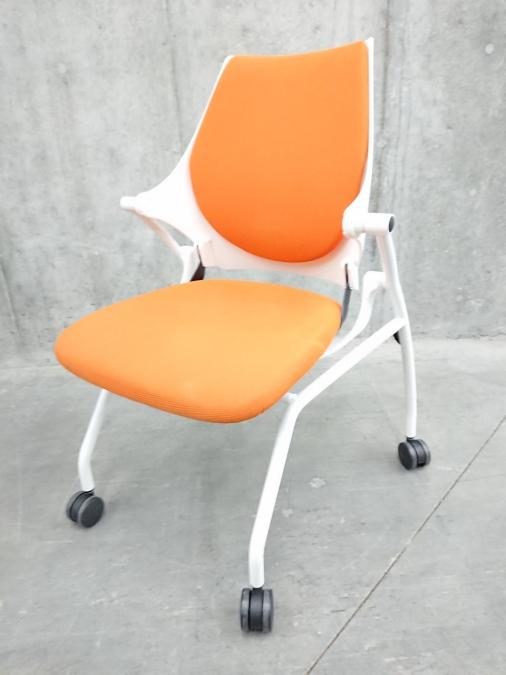 【関東倉庫在庫商品】長時間ミーティングにうってつけのネスティングチェア入荷致しました!!【RP】
                        イプサ
                                    中古
            