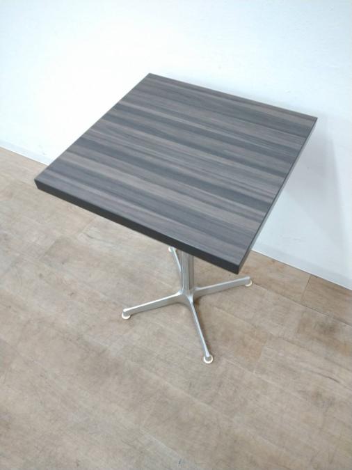 【定価約2万円】【ダークウッドカラーの角テーブルの入荷です】■パブリック製　角テーブル
                        その他シリーズ
                                    中古
            