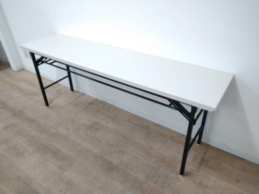 【定価約１万円】【横幅1800ｍｍ奥行450ｍｍ折り畳みテーブルの入荷です】■折り畳みテーブル
                        その他シリーズ
                                    中古
            