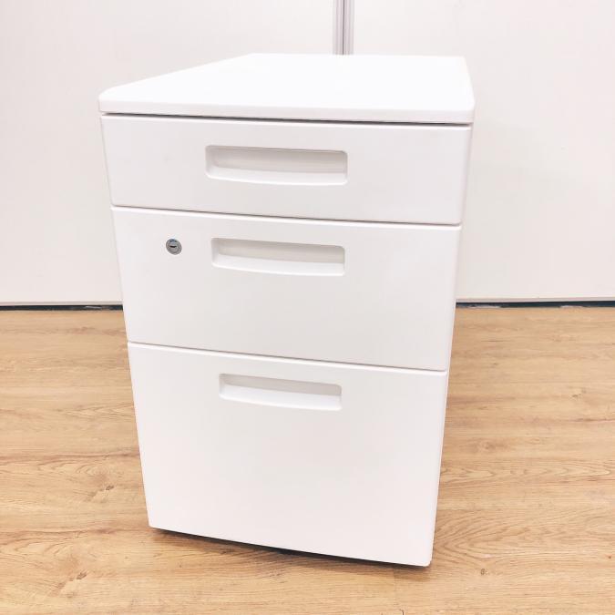 【珍しい高さ610㎜！どんなデスクに合う！】■コクヨ/KOKUYO/ピクサ/3段ワゴン　　高さ610㎜
                        その他シリーズ
                                    中古
            