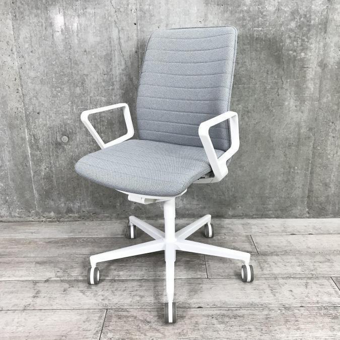 中古】ファブレ クッション CO1S-102-W コクヨ/KOKUYO 肘付ローバック 