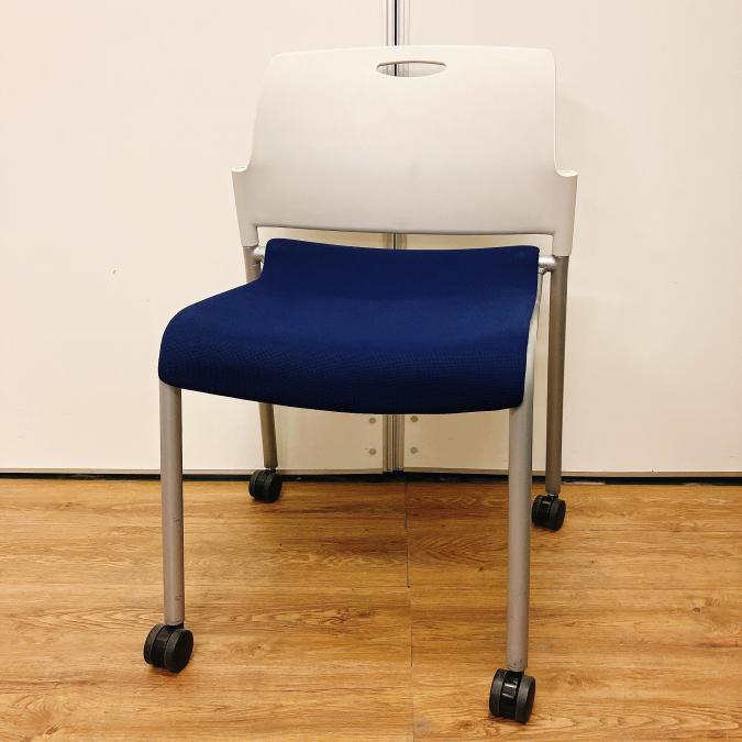 スタッキングチェア　内田洋行　MF-272    買い増し　レイアウト
                        MF-270シリーズ
                                    中古
            