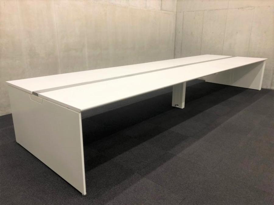 【倉庫在庫品】レイアウト変更におすすめのフリーアドレスデスク　幅7200㎜のフリーアドレスデスク  【12名推奨】
                        プロユニットフリーウェイ
                                    中古
            