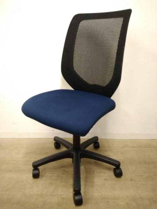 【在庫入替セール品】【定価約5万円】【優れた通気性とフィット感をもつメッシュバック】■イトーキ製　コルト　OAチェア
                        コルト
                                    中古
            