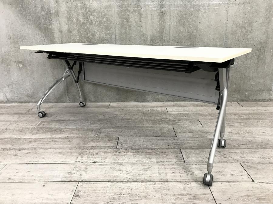 【便利な配線口付き！】2~3名様で使えるスタックテーブル入荷！■イトーキ　リリッシュ　サイドスタックテーブル　■幅1800×奥行600　■幕板付き　■ホワイト【天板跳ね上げ式でコンパクトに収納】
                        リリッシュ
                                    中古
            