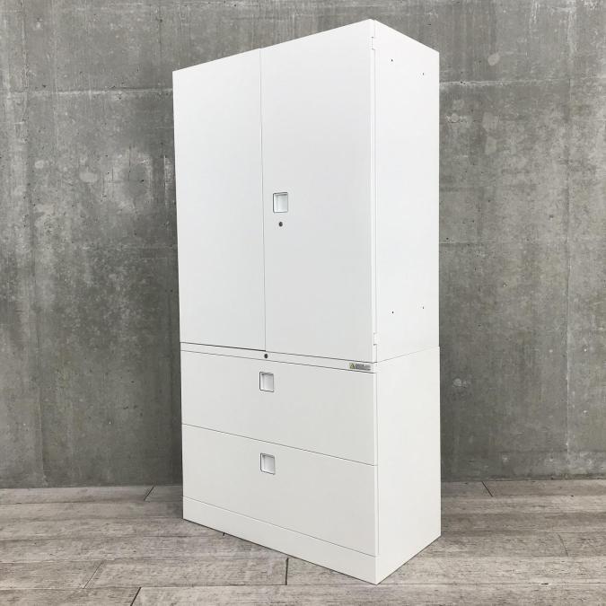 ジャストフィットする高さ！上段両開き書庫＋下段2段ラテラル仕様の高機能キャビネット！取り出しやすいH1800㎜サイズ！
■オカムラ/レクトライン/ホワイト
                        レクトライン
                                    中古
            