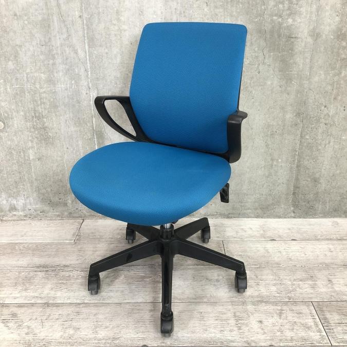 【在庫入替セール品】【定価約5万円】【コンパクトで湾曲型の背もたれがフィットして快適な座り心地】■コクヨ製　ピコラ　肘付きOAチェア【D】
                        ピコラ チェア
                                    中古
            