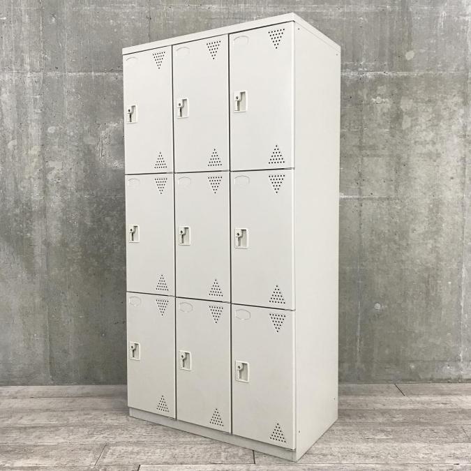 【在庫入替セール！】【省スペースに設置！】■okamura（オカムラ）　9人用ロッカー　更衣ロッカー　3列3段収納　■シリンダー　■グレー【個人の荷物をしっかり保管！】@i1
                        その他シリーズ
                                    中古
            