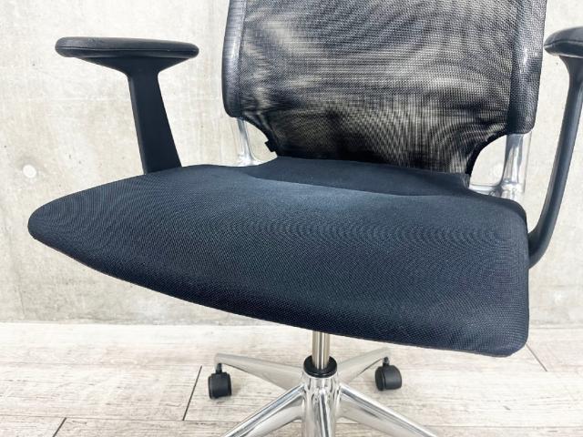 【中古】メダチェア vitra/ヴィトラ 肘付ハイバックチェア 445859