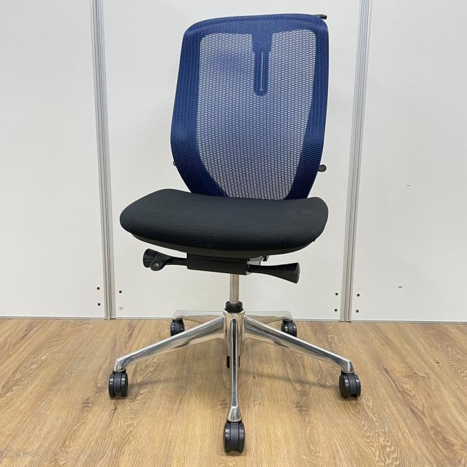 【肘無の為価格を抑えて揃えられます！】オカムラ/シルフィー/ブルー×ブラック/前傾機能付き【弊社管理番号：A00937302　肘無し】
                        シルフィーメッシュ
                                    中古
            