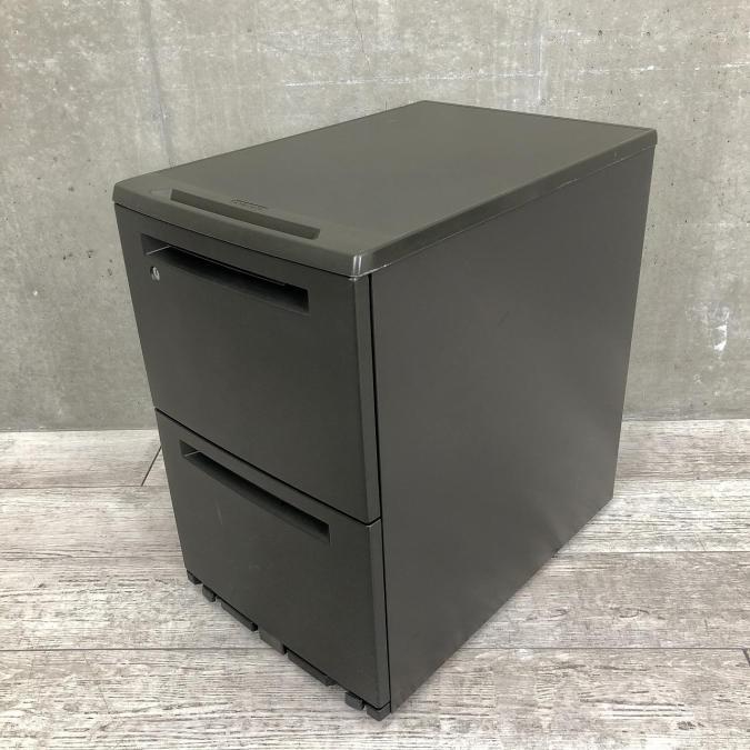 【ファイル書類をたっぷり収納できる！】■オカムラ製　2段ワゴン　ブラック　■デスクサイドキャビネット
                        その他シリーズ
                                    中古
            