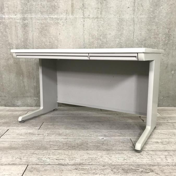 在庫入替セール品！【スタンダードなデザインで使いやすい！】■オカムラ製　SD-Vシリーズ　平デスク　W1200×D700mm　■オフィスデスクの定番スタイル！
                        SD-Vシリーズ
                                    中古
            