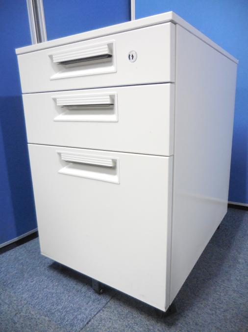 【いまホワイトが人気です！】■プラス製　3段ワゴン　LEEDシリーズ【デスクサイドキャビネット】
                        LEED
                                    中古
            