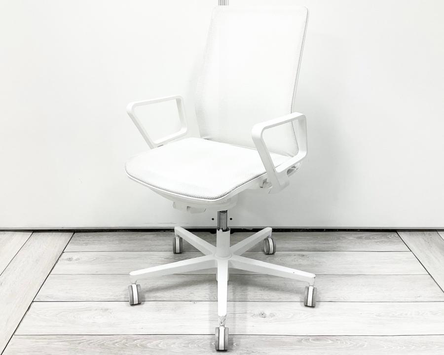 【美品】コクヨ　ファブレチェア(背座メッシュ) 高品質でお買い得。中古オフィス家具【チェア（イス/いす/椅子