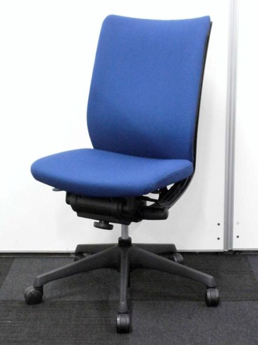 【スタイリッシュデザイン！】リラックスできるハイバックタイプ！背面構造が使用者の姿勢に追従！ミドルクラスチェアの中でも人気の高いシリーズです！
■オカムラ/ヴィスコンテ/ミディアムブルー
                        ヴィスコンテチェア
                                    中古
            