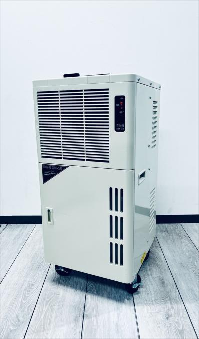 【1台限定】【要状態考慮】【在庫入替特価】オフィスに１台はほしい！NAKATOMI製除湿機！　新大阪店
                        その他シリーズ
                                    中古
            