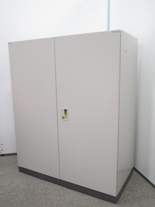 【在庫入替セール品！！】コクヨ製の定番キャビネットシリーズ！使い勝手〇の安心安全な観音開きタイプ！
■コクヨ【G2】【A00919633】
                        ビジネスウォールNタイプ
                                    中古
            