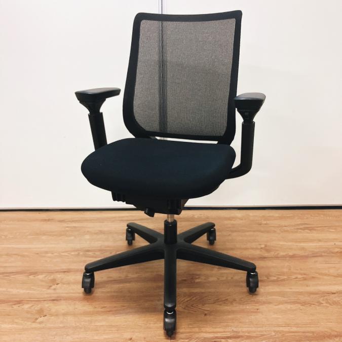 【店長イチオシ‼】【ロット入荷】OAチェア　肘付　可動肘　メッシュ　ブラック　増員　増床　起業　拠点開設　コクヨ　ミトラ
                        ミトラシリーズ
                                    中古
            