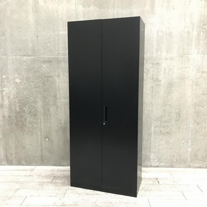 【在庫入替セール（本在庫限定価格）】■コクヨ製　両開き書庫　高さ2150mm　スタイリッシュなブラックカラー！　■A4サイズのファイルがたっぷり6段収納可能！　【弊社使用欄：A90500081】
                        エディア
                                    中古
            