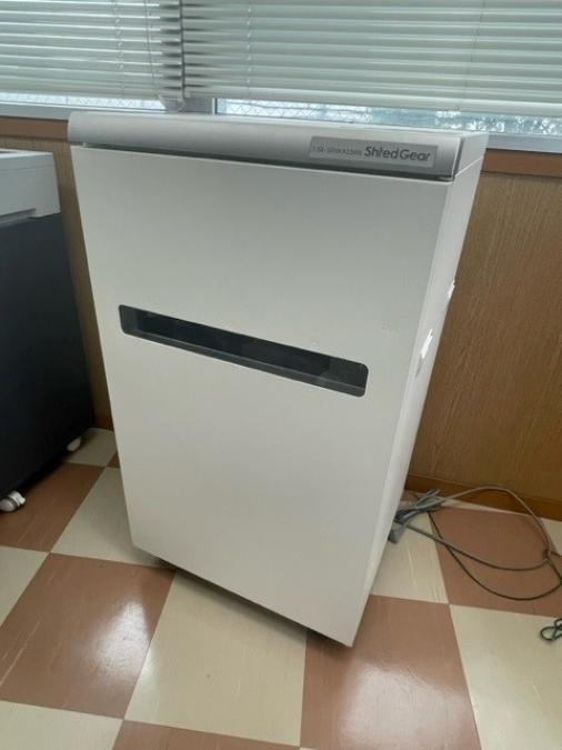 【在庫入替セール⑥】【現品限り！国産メーカーの人気シュレッダーシリーズ！！】サカエ　千嘉　SENKA　クロスカット方式/佐賀　格安【天神ビッグバン】【天神BBB】【博多コネクティッド】【博多コネクティッドボーナス】
                        千嘉
                                    中古
            