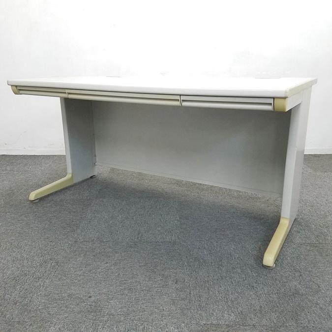 【在庫入替セール】【6台入荷！！】オカムラ製｜在庫入れ替え商品につきお求めやすい価格で登場です☆　平机　W1400　SD-V　SD　ニューグレー　オフィス　収納　引出し
                        SD-Vシリーズ
                                    中古
            