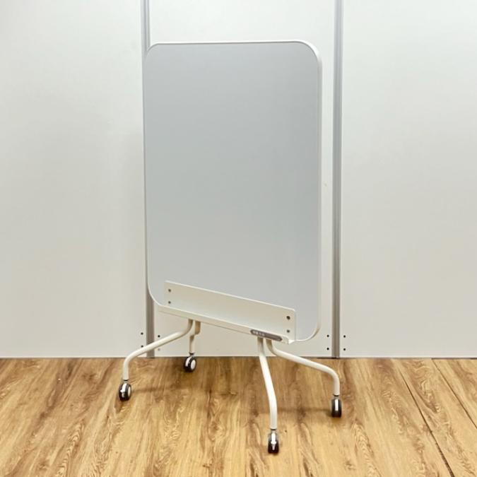 【現品限り】イトーキ製　アクティバシリーズ　両面タイプ/ペン受け・キャスター　自立式ホワイトボード！！※京都東寺店撮影現物※
                        その他シリーズ
                                    中古
            