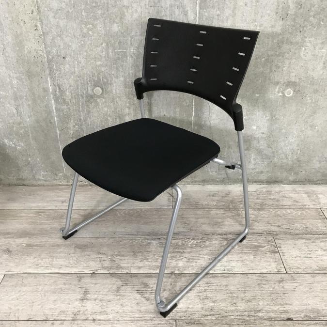 【シンプルなデザインの良質な会議用チェア！】■イトーキ（ITOKI）製　マノス　ミーティングチェア　スタッキング　■ブラック【使わない時は重ねて収納できます！】@②ikb-tbu～11/28
                        その他シリーズ
                                    中古
            