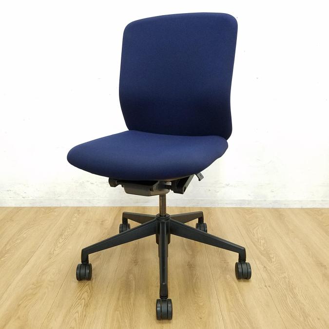 【状態良好品】リアルシンクロリクライニング搭載で快適な座り心地　内田洋行　クレネ　おしゃれなダークブルー色
                        クレネ
                                    中古
            