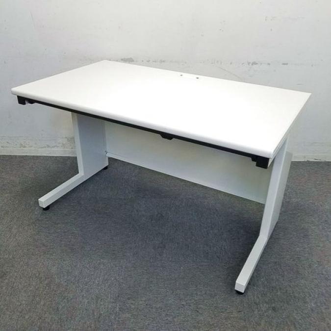 【在庫入替セール品！！】【シンプルイズベスト！】■プラス製　平デスク　W1200mm　ホワイト
                        フラットライン
                                    中古
            