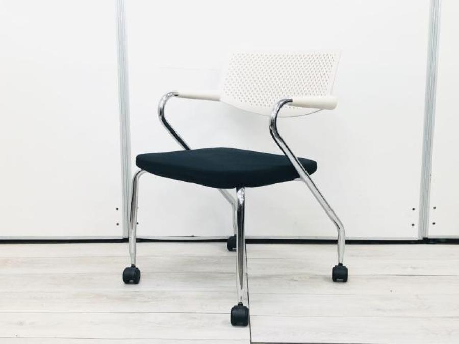 【おつとめ】緩やかな曲線が疲れにくさを実現！高品質デザインチェア　ビザロール　ヴィトラ
                        ビザロール
                                    中古
            