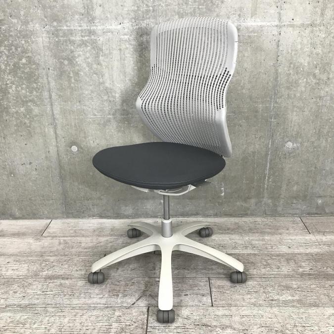 【優れた機能とデザインを両立した次世代チェア】■knoll(ノール) 　(ReGeneration)リジェネレーション　ハイバック　■肘無し　■グレー【オフィスにもご自宅にも】
                        ジェネレーション チェア
                                    中古
            
