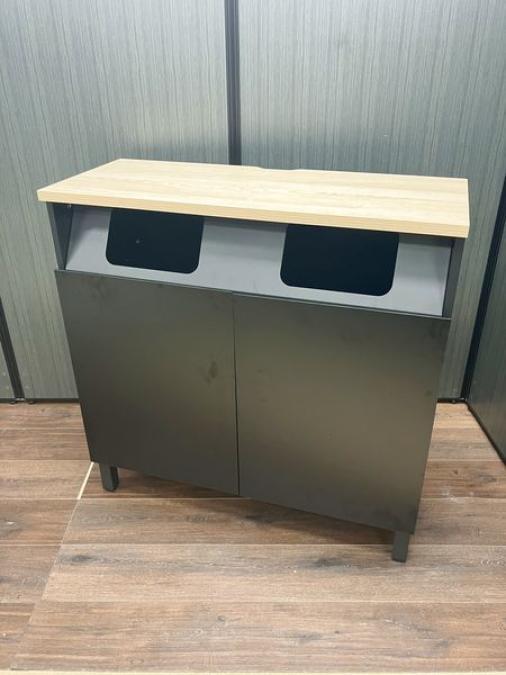 【即日お持ち帰り可能】トラッシュユニット　ブラック×ナチュラル天板
                        その他シリーズ
                                    中古
            