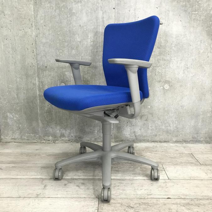 【カロッツァ入荷いたしました！】
                        カロッツァチェア
                                    中古
            