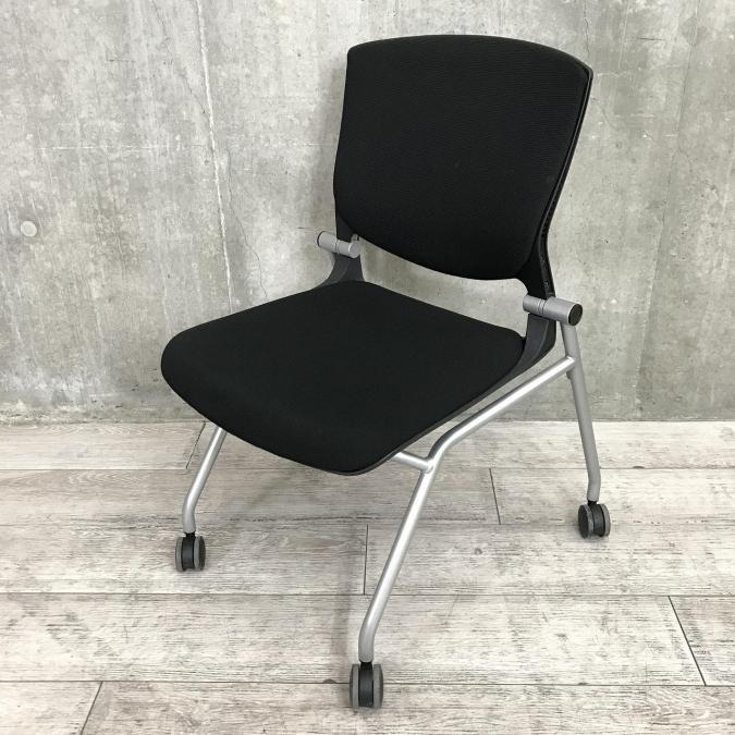定番人気の良質ミーティングチェアがロット入荷！【しなやかにワーカーを受け止める洗練されたデザイン】【使わない時は重ねて収納可能！】■オカムラ（okamura）製　グラータ　ミーティングチェア　ネスティング　■ブラック　背面クッションタイプ
                        グラータチェア
                                    中古
            