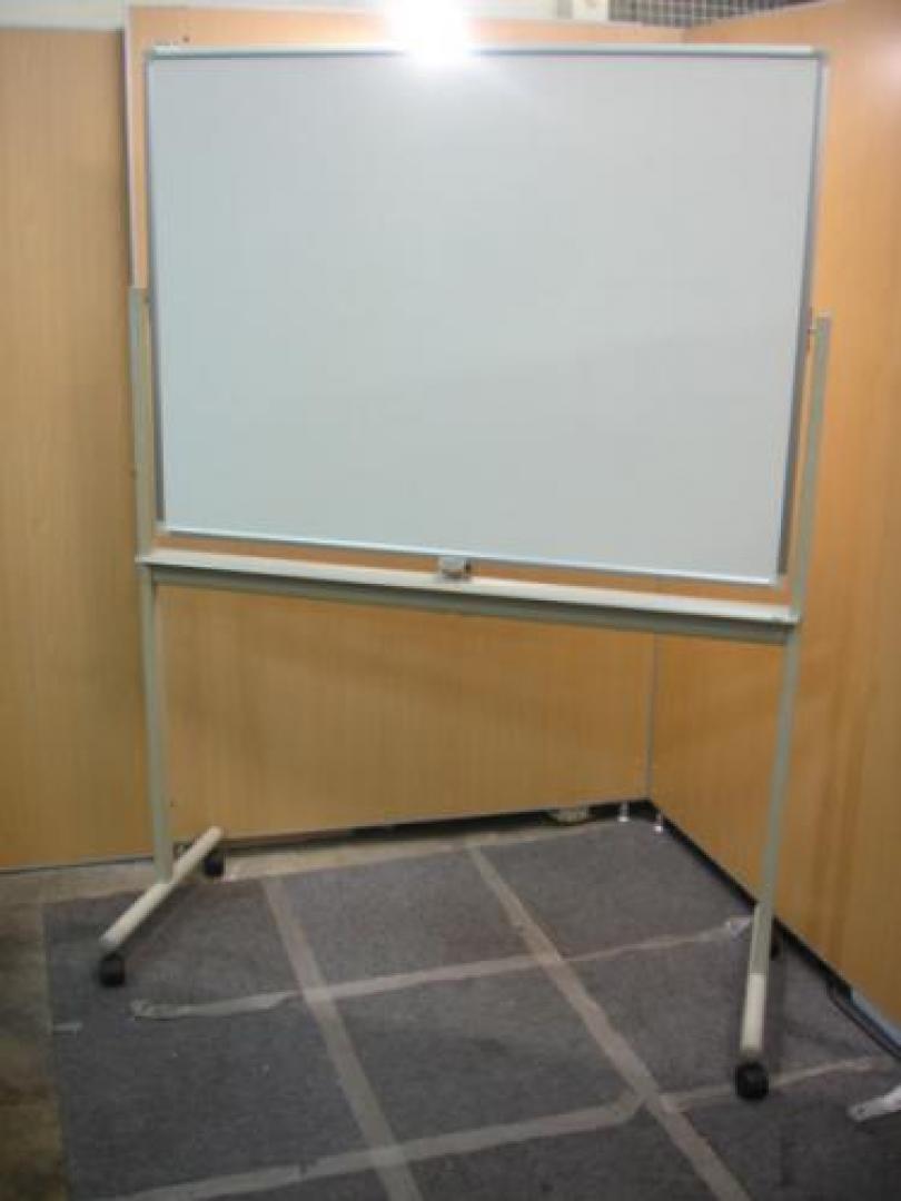 内田洋行製ホワイトボード
                                    中古
            
