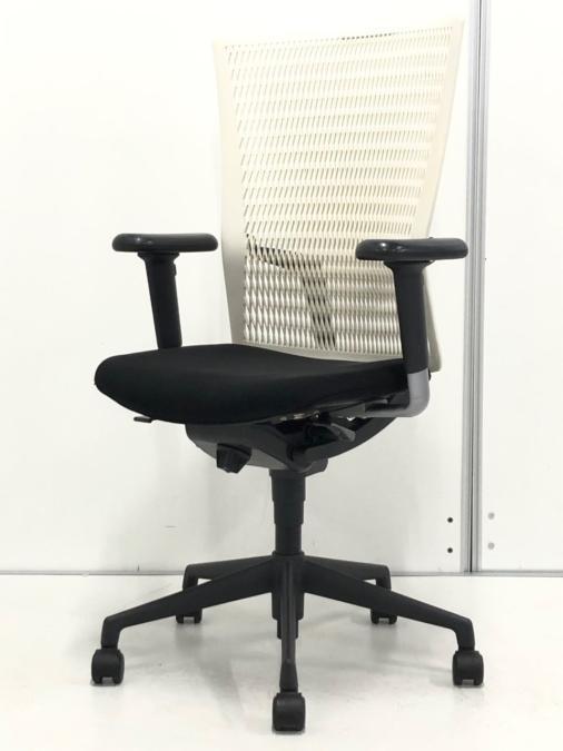 デザイン性抜群の人気メッシュが入荷！まるで包み込まれるような座り心地！■内田洋行/アクトディア/ホワイト・ブラック
                        アクトディアチェア
                                    中古
            