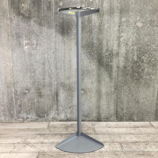 【壁際設置にオススメ！】■コートハンガー　ポール型　ハンガーラック　■お部屋の角にフィットしやすい！
                        その他シリーズ
                                    中古
            