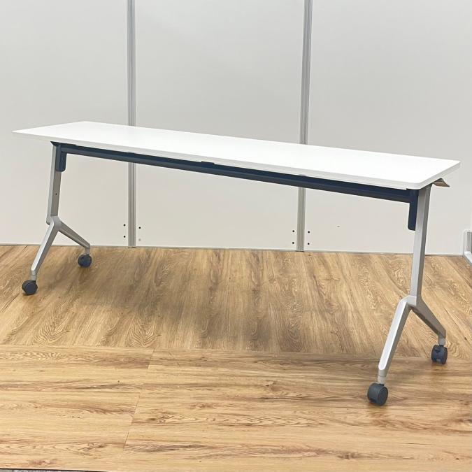 【商品入替のため、在庫限り】コクヨ製　リーフラインシリーズ　W1800/D450サイズ　ホワイトカラー　幕板無し　サイドスタックテーブル！！※京都東寺店撮影※
                        リーフライン
                                    中古
            