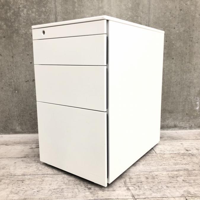 【定価約10万円】【ホワイトカラーのフリーアドレス用4段ワゴンの入荷です！】■オカムラ製　プロユニット　4段ワゴン
                        プロユニット
                                    中古
            