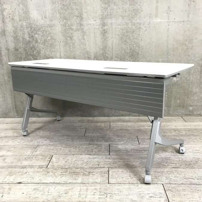 【配線穴付き】2名様で使えるスタックテーブル入荷！キャスター付きで移動も楽々！■okamura（オカムラ）製　カルドー　サイドスタックテーブル　■幅1500×奥行600　■幕板付き　■ホワイト天板×グレー幕板【天板跳ね上げ式でコンパクトに収納】
                        その他シリーズ
                                    中古
            