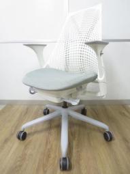 ☆状態良好品！【デザインで選ぶならコレ！】■HermanMiller(ハーマンミラー)　/　SAYL Chair(セイルチェア)　可動肘　グレー